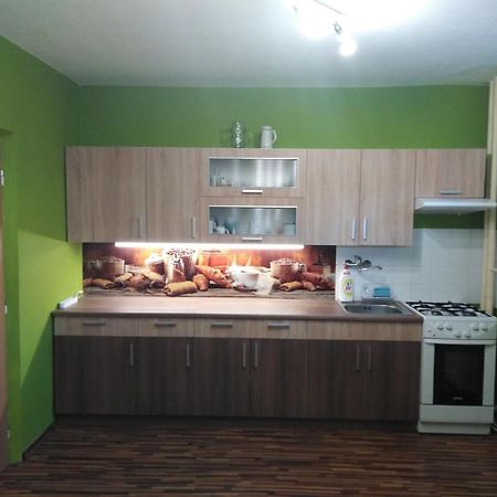 Housing Hella Apartamento Nová Lesná Exterior foto